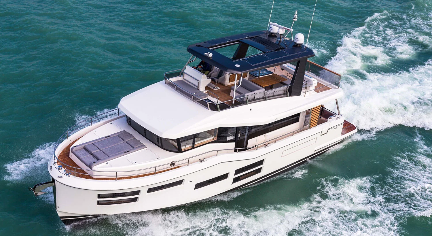 Beneteau 64 — Photo 2